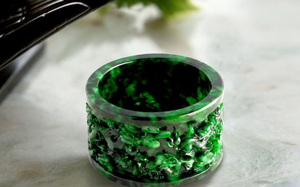 翡翠原石上气味吗铁龙生翡翠究竟值不值得选购？  第5张