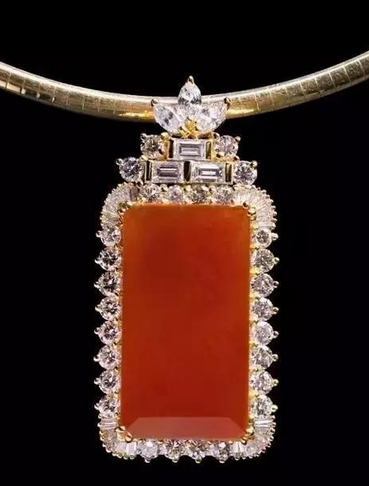 哪有鉴定翡翠的地方厉害了我的红翡，一棵巧雕盆栽就价值八十万！  第5张