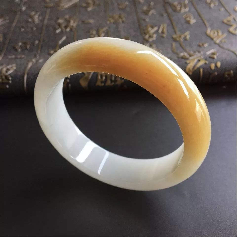 黄翡一般多少钱可以买到？快来跟我一起了解这些知识！  第5张