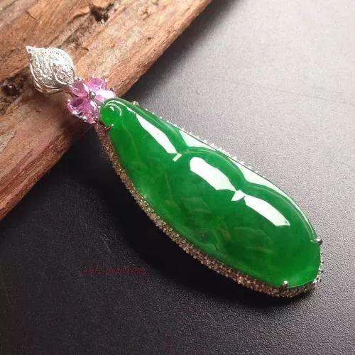 色彩亮丽颜值还高，豆种翡翠的价格让人直呼划算  第6张