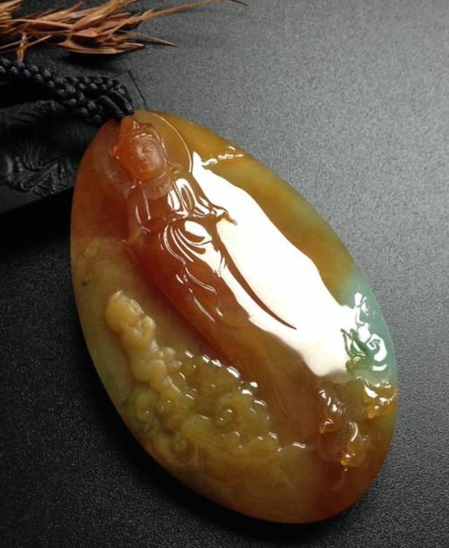 从备受瞩目到遭人嫌弃，经历高开低走后，白色翡翠终于再次逆袭！  第21张