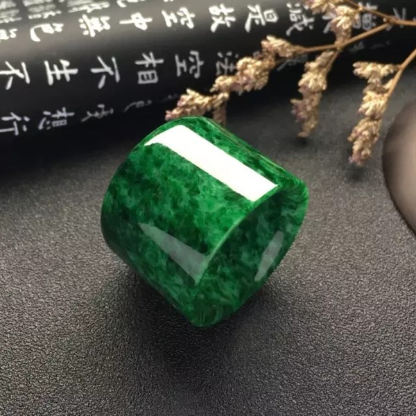 翡翠界里，最“冤”的品类是谁？是时候为它正名了  第5张