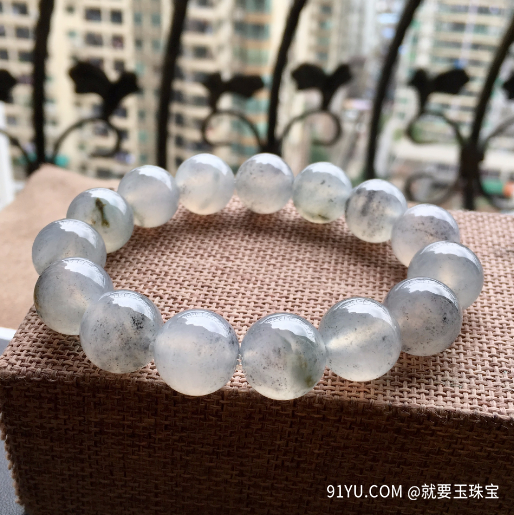 乌鸡种翡翠和墨翠之间有什么关系吗？ 