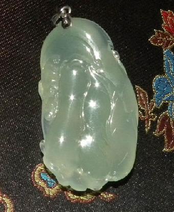 现下冰种翡翠深受人们喜爱，但它具有投资价值吗？  第2张