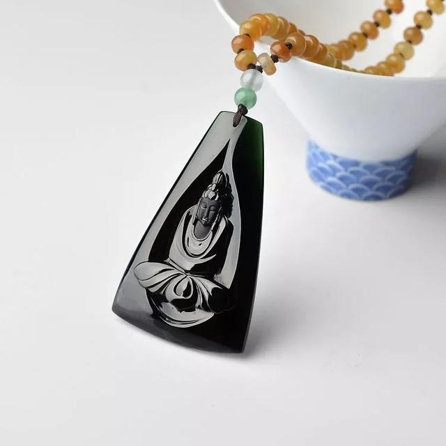 和田玉和翡翠的区别缅甸人称其为情人的影子！冰种墨翠价格可真不便宜  第10张