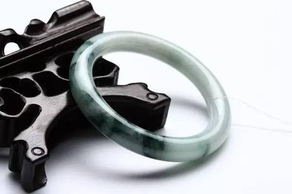 Hot！｜翡翠价格全攻略，你的翡翠手镯到底值多少钱？  第11张