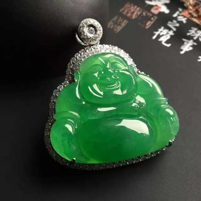 玉掌柜-和田玉、缅甸翡翠一手货源翡翠价钱受哪些危害？本文给你掌握翡翠的使用价值！   第3张
