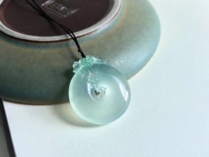 如何鉴别翡翠紫罗兰巧雕翡翠平安扣翡翠   第1张