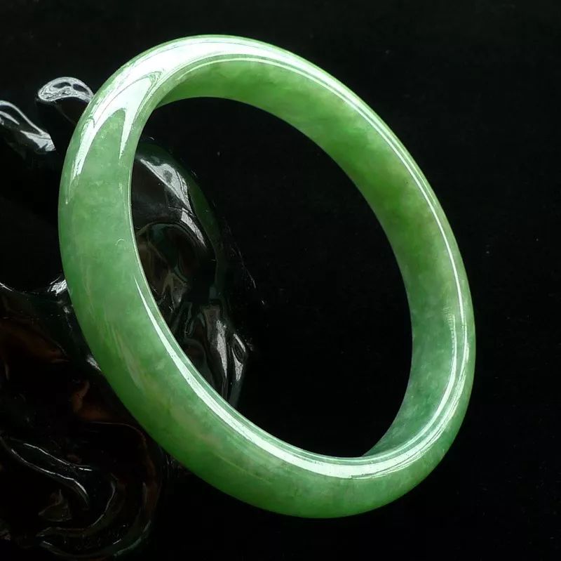 满绿翡翠一定值钱吗？满绿翡翠手镯贵在哪里？  第10张