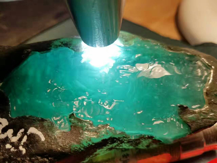 翡翠原石去哪里买更加划算？需要通过中介吗？   第1张