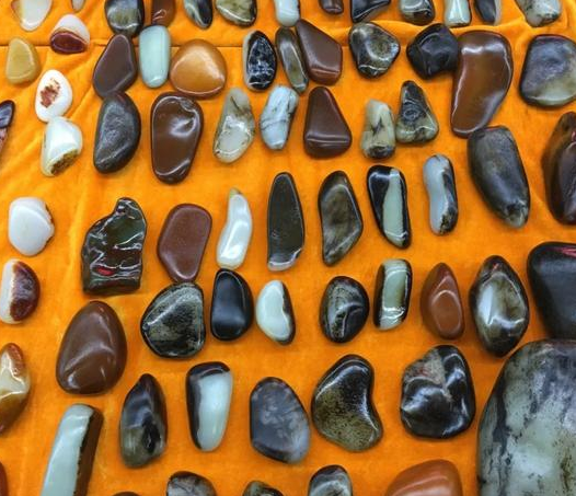 怎么辨别翡翠吊坠真假震撼！2020年和田玉市场前瞻：没想到会是这样的景象  第7张