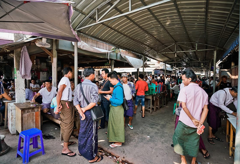 疫情持续蔓延，缅甸玉石批发市场再次关闭，翡翠价格又要上涨？  第4张