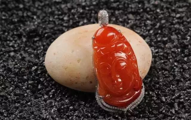 为翡翠手镯极品红翡现身！谁说红翡不值钱！  第9张