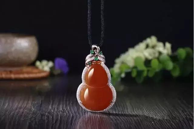 为翡翠手镯极品红翡现身！谁说红翡不值钱！  第10张