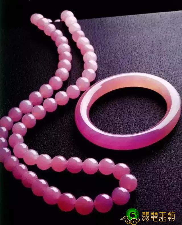 老坑翠绿翡翠一览无余的紫罗兰花翡翠，真是美炸了！！   第1张