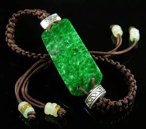 什么颜色的翡翠手镯最全翡翠品种大全，图文详解！  第12张