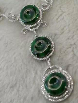 40张图告诉你真正的翡翠长啥样！  第35张