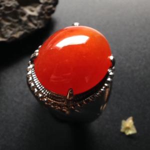 满绿翡翠昂贵罕见，为什么在市场上可以经常见到满绿翡翠出售？  第5张