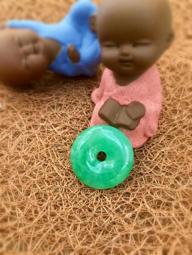 购买和田玉项链翡翠常见的辨别方法  第6张