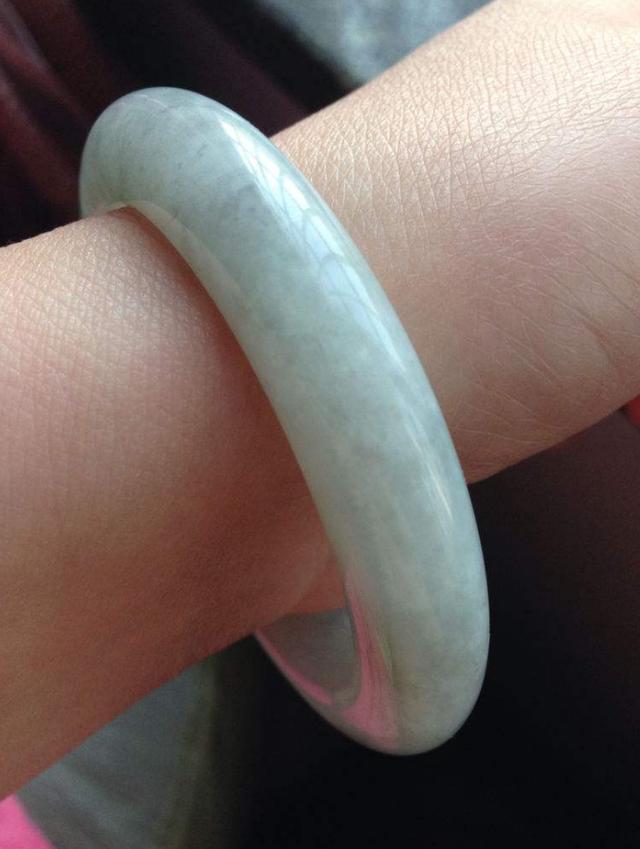 从备受瞩目到遭人嫌弃，经历高开低走后，白色翡翠终于再次逆袭！  第5张