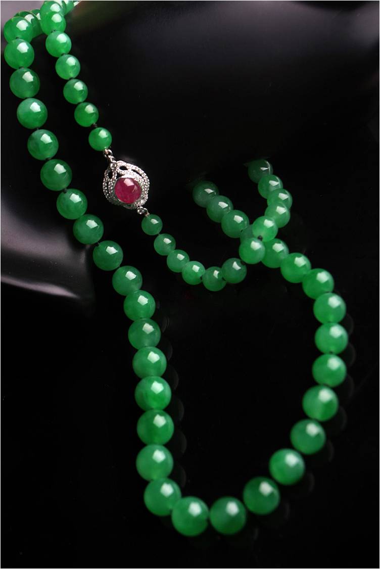 翡翠国际拍卖行情的神秘面纱就是这样！  第10张