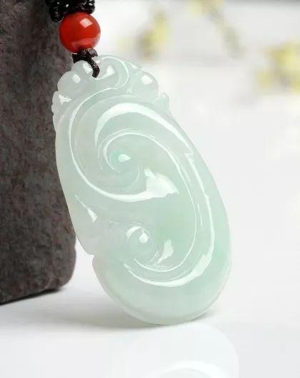 揭阳翡翠手镯批发冰糯种翡翠的价格如何？它属于什么档次？  第7张