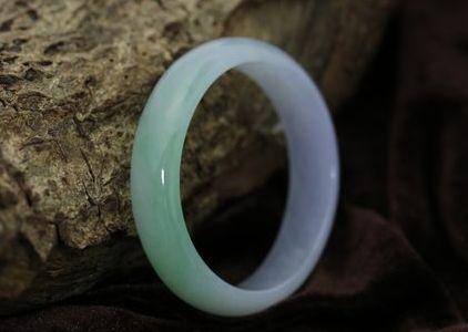 从狂热到冷清，翡翠市场为何遭遇如此冷冬？  第1张