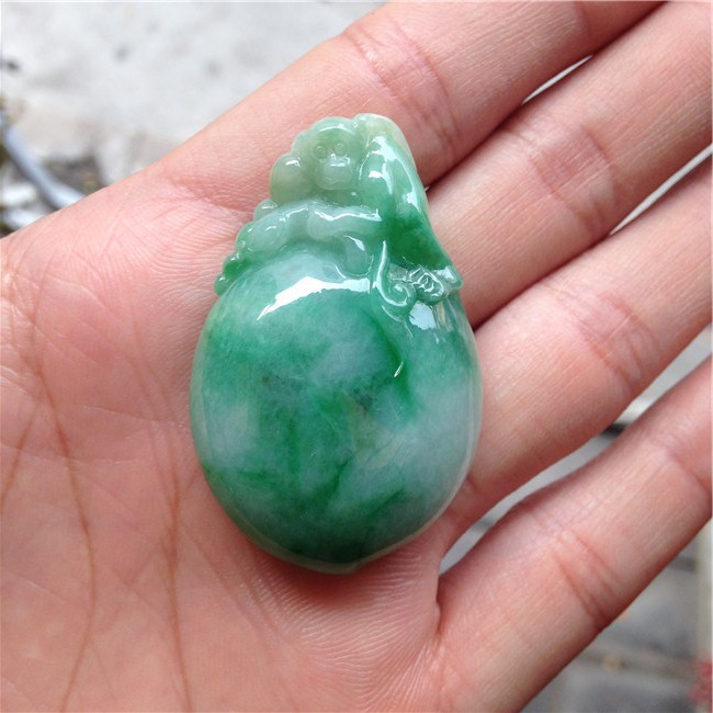 翡翠a货好不好 翡翠a货购买的价格贵吗   第2张