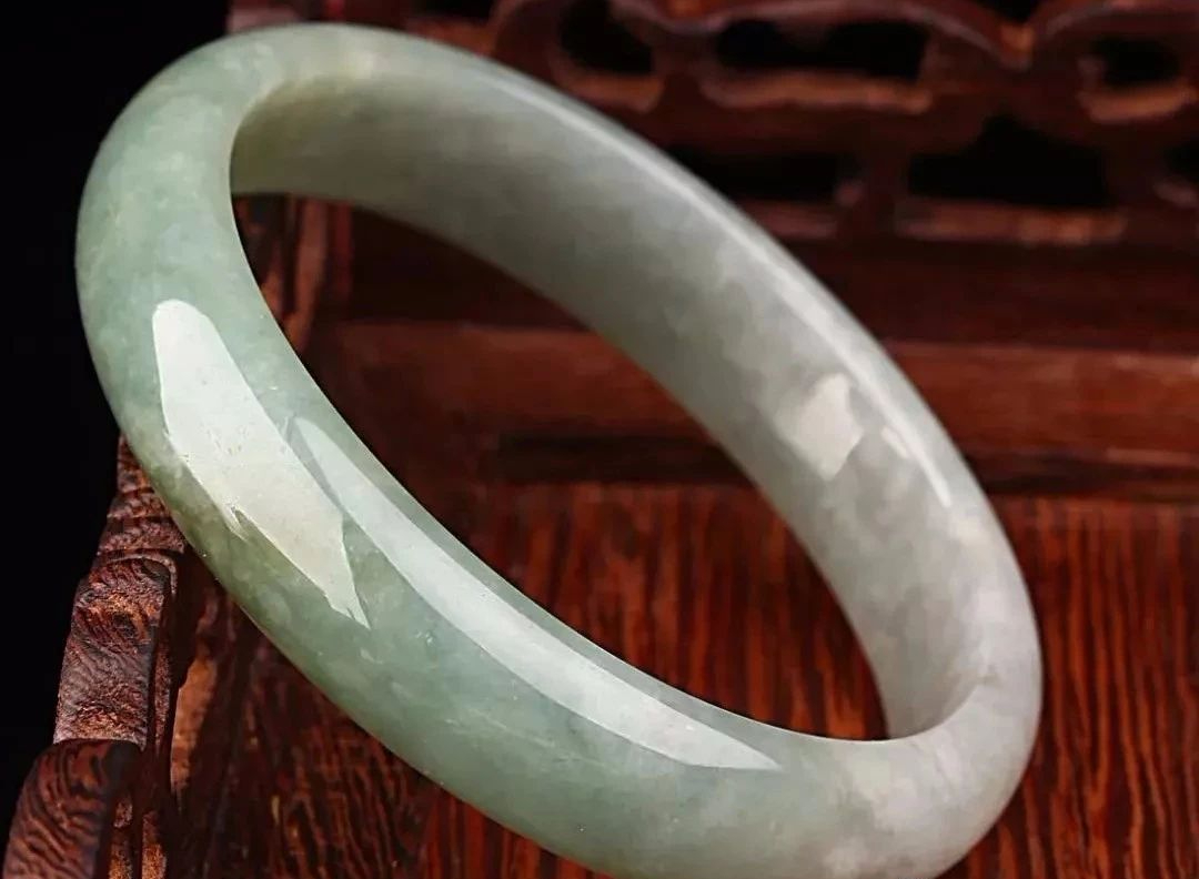 豆种翡翠不值钱？色、水佳者一样身价猛涨！  第7张