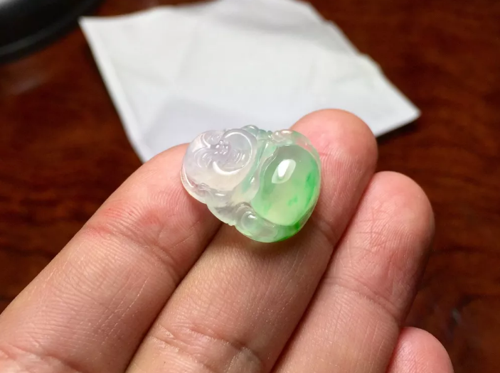 金丝成线谱华章，金丝入翠抒玉境——金丝种翡翠  第16张