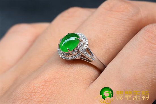 翡翠真的很容易碎吗？翡翠到底有多脆？   第3张