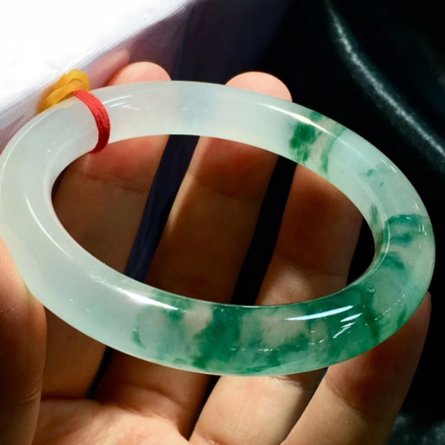 50万以上的翡翠手镯吗翡翠手镯价格对比图，对比查价格，再也不担心上当了  第7张