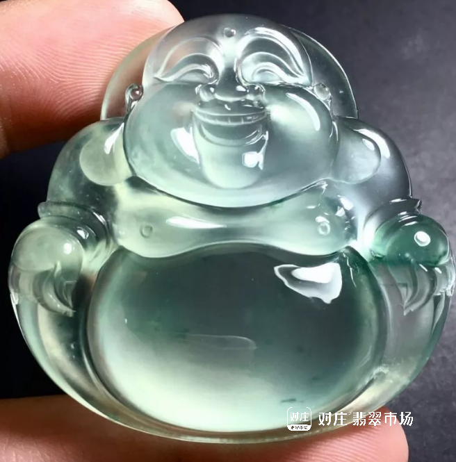 极致的翡翠里有瑕疵? 