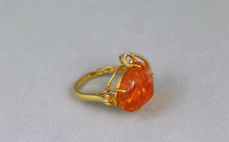 投资翡翠年收益率能否超20%？极品老坑最热冰种  第4张