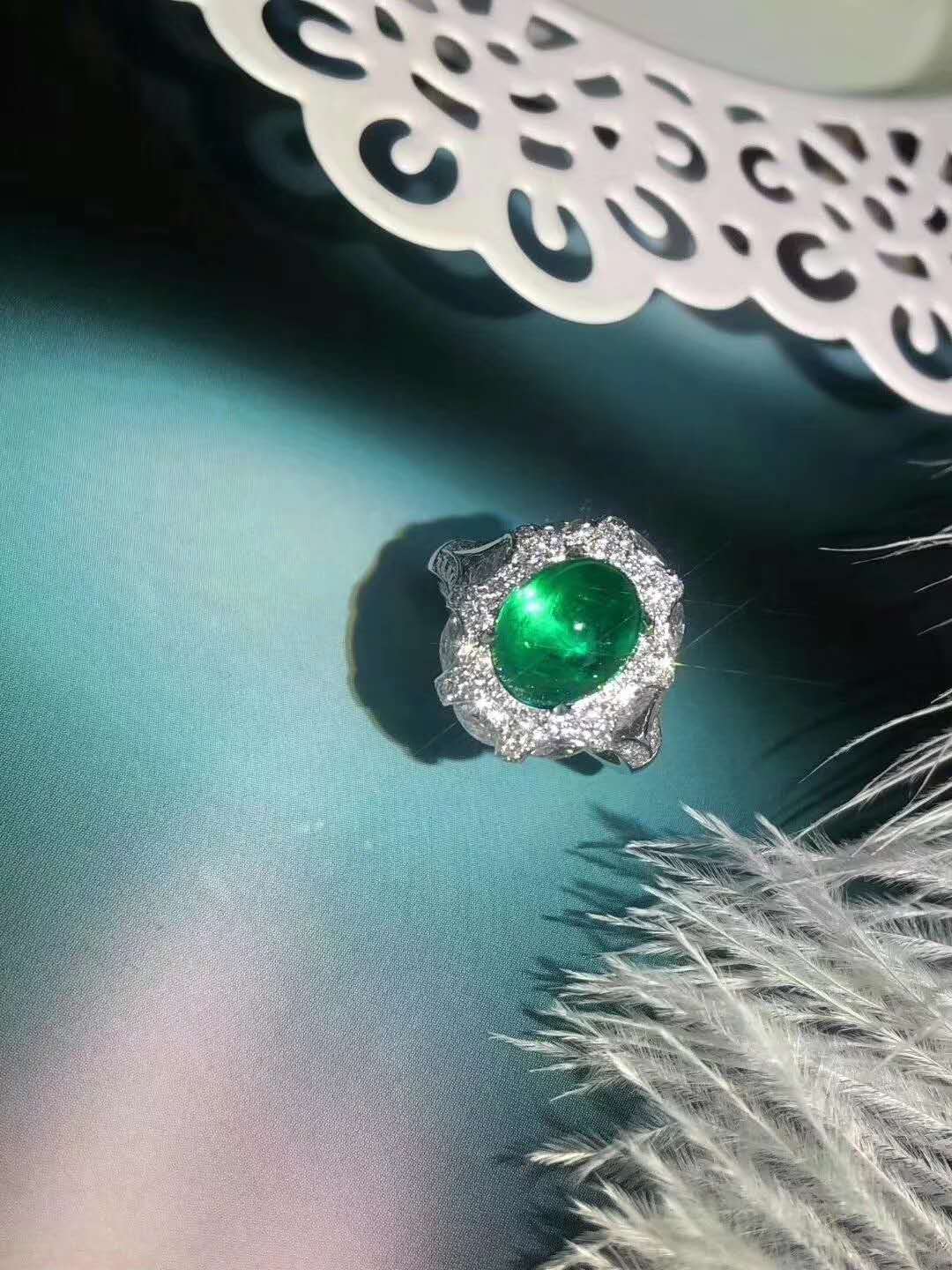 青花手镯的图片及价格祖母绿为什么一定要注油？无油祖母绿为何如此昂贵  第3张