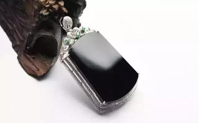 解析翡翠特殊品种——墨翠  第5张