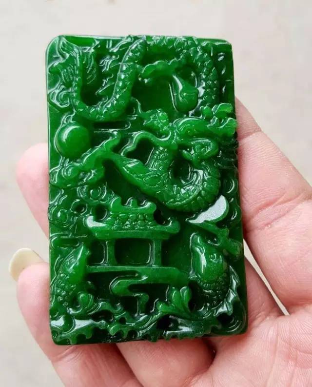 被低估满绿翡翠新种，升值空间巨大  第4张