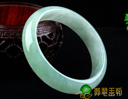 玩玉值钱吗糯种翡翠手镯多少钱? 看完不再花冤枉钱   第3张