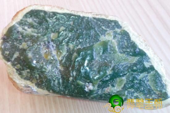 翡翠原石在家怎么打磨?翡翠是怎么打磨抛光？   第3张