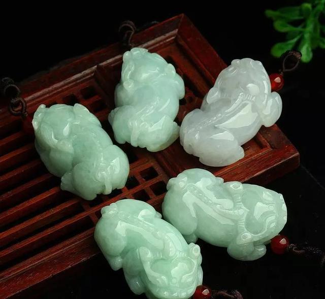 糯种翡翠都很廉价吗？冰糯种手镯在什么价位？  第4张