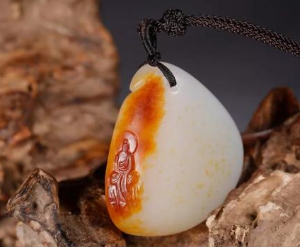 怎么辨别翡翠吊坠真假震撼！2020年和田玉市场前瞻：没想到会是这样的景象  第2张