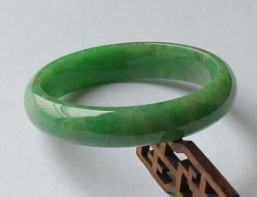 豆种翡翠就是低端翡翠吗？有的豆种比玻璃种还贵呢！  第19张