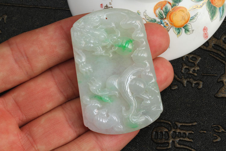 天然a翡翠手镯翡翠凤凰吊坠好吗 翡翠凤凰选择技巧有哪些   第2张