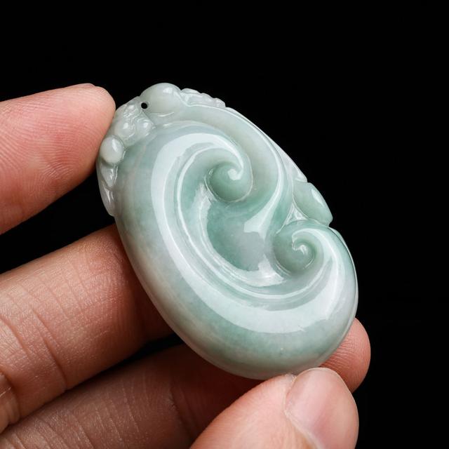 都是糯种翡翠，为什么还要区分糯化和糯冰，看完你就明白了  第2张