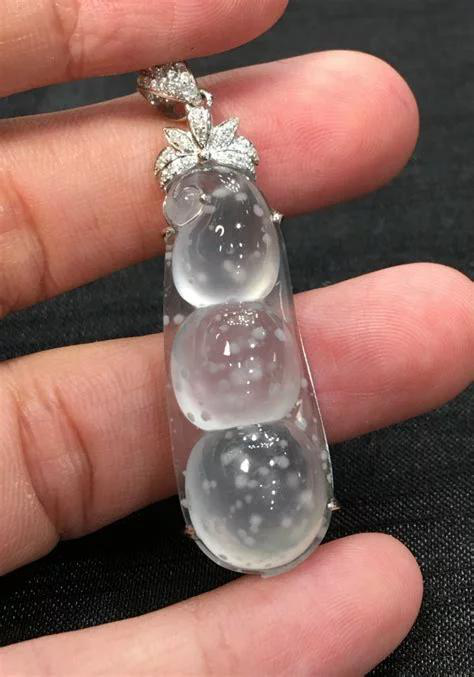 怎么鉴别黄翡翠木那种翡翠价格又起飞了  第2张