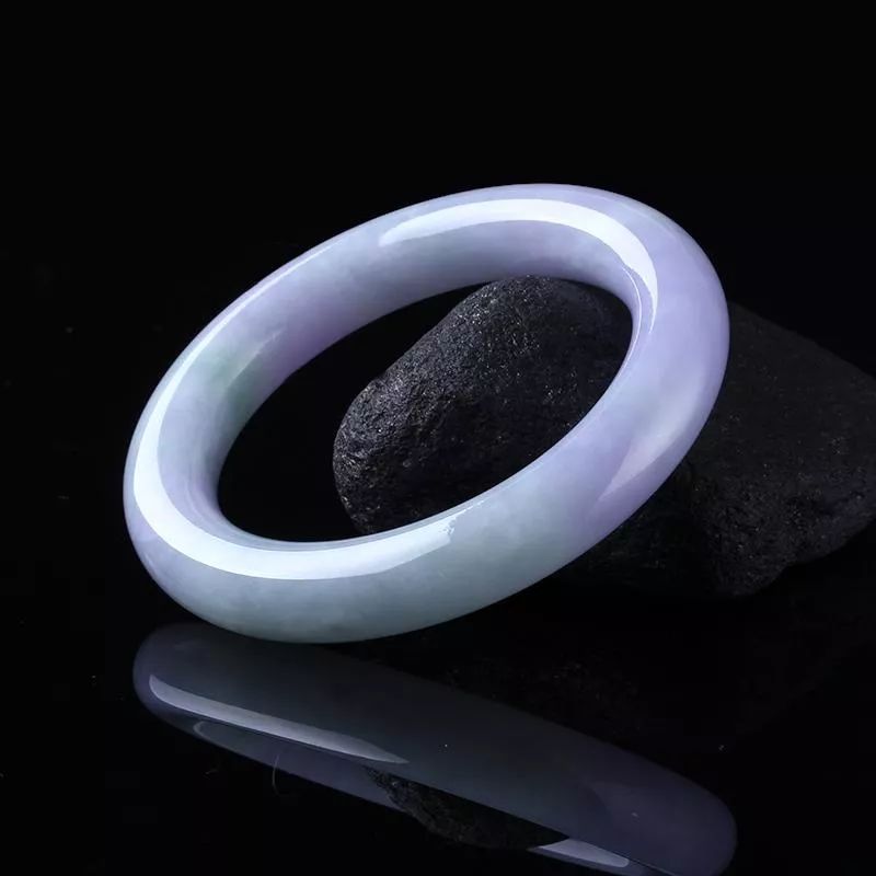 紫罗兰翡翠手镯的价格如何？如何辨别紫罗兰翡翠手镯的真假  第1张