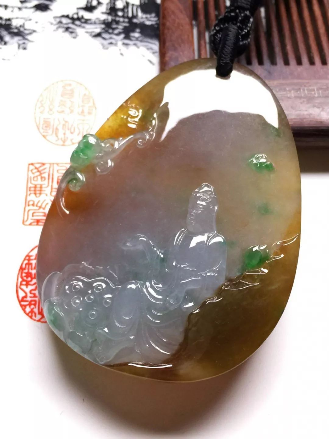 黄加绿翡翠是一种什么样的翡翠？它的价值如何？  第9张