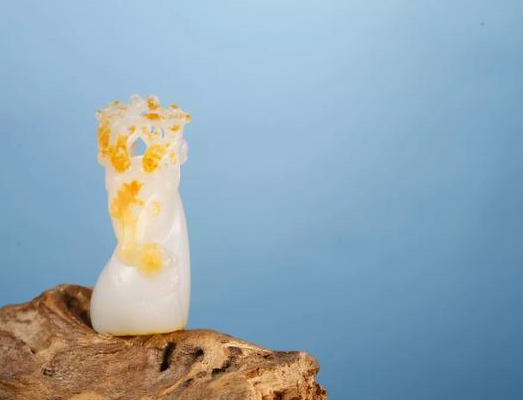 七彩云南翡翠水分疫情下的和田玉市场：市场空荡，货源紧张  第14张