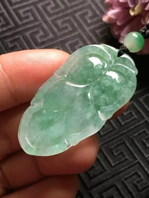 色彩亮丽颜值还高，豆种翡翠的价格让人直呼划算  第5张