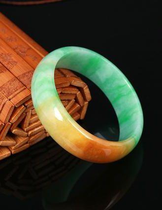 为什么说“万翠易得，一翡难求”？红翡挂件价格很高吗？  第5张